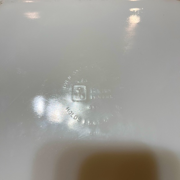 Vintage Anchor Hocking Milkglass, "Hildi Fruit" 8x8" 1-1/2qt Baking/Casserole. - Picture 5 of 5